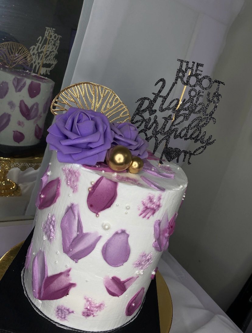 blaqbakes's tweet photo. Beautiful 😍🥰
.
Let’s be part of your celebration plans, we deliver beautiful &amp; yummy cakes to everywhere in Abuja
—
Flavors- Redvelvet &amp; Cookies&amp;creams 
.
Frosting- Whipped Cream
—
To order, please click the link in our bio or dm @blaqbakes 🙏🏽❤️
#AbujaTwitterCommunity https://t.co/ekGR0nKd8K
