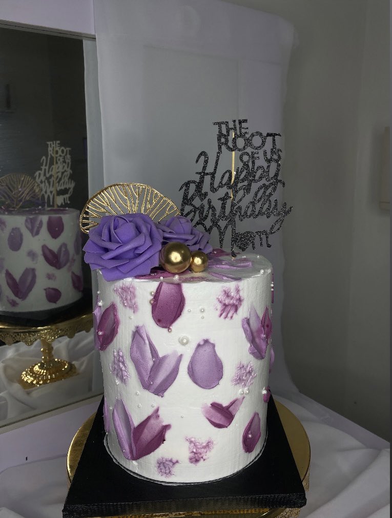 blaqbakes's tweet photo. Beautiful 😍🥰
.
Let’s be part of your celebration plans, we deliver beautiful &amp; yummy cakes to everywhere in Abuja
—
Flavors- Redvelvet &amp; Cookies&amp;creams 
.
Frosting- Whipped Cream
—
To order, please click the link in our bio or dm @blaqbakes 🙏🏽❤️
#AbujaTwitterCommunity https://t.co/ekGR0nKd8K