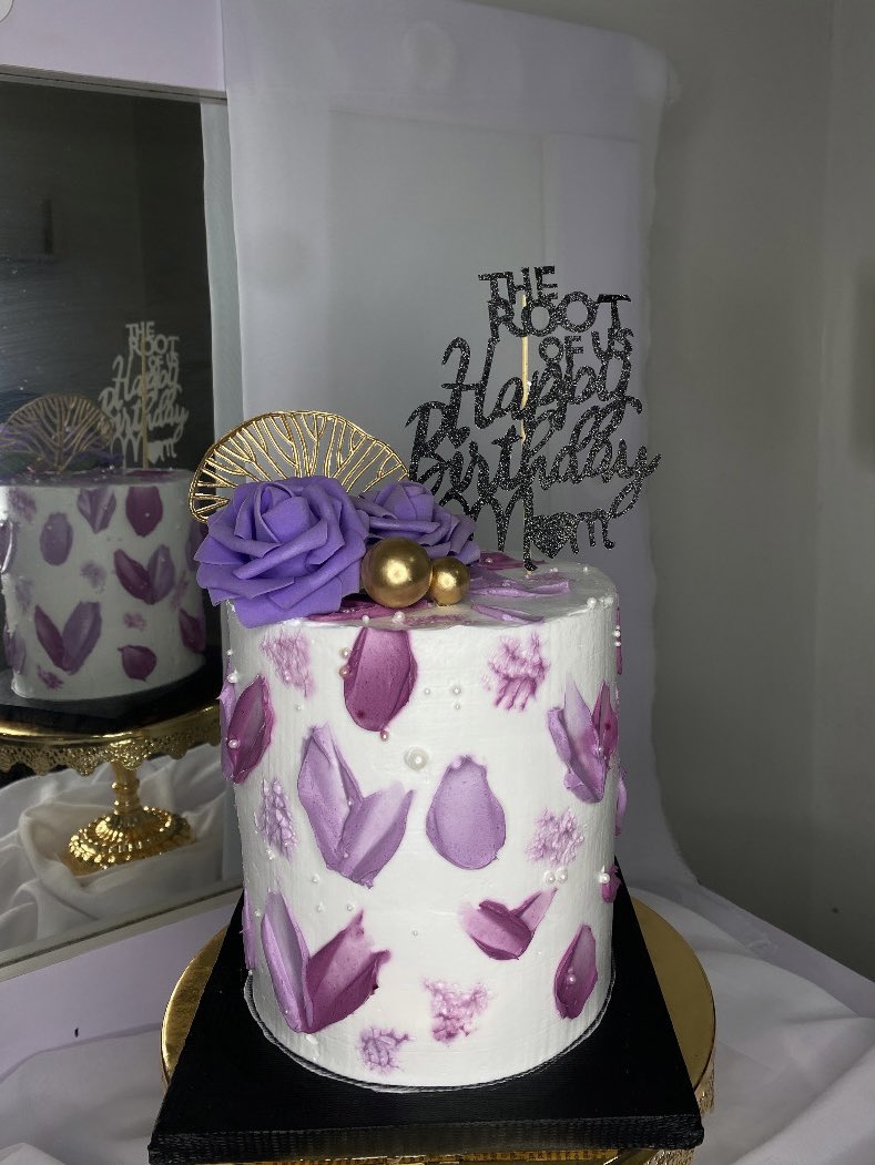 blaqbakes's tweet photo. Beautiful 😍🥰
.
Let’s be part of your celebration plans, we deliver beautiful &amp; yummy cakes to everywhere in Abuja
—
Flavors- Redvelvet &amp; Cookies&amp;creams 
.
Frosting- Whipped Cream
—
To order, please click the link in our bio or dm @blaqbakes 🙏🏽❤️
#AbujaTwitterCommunity https://t.co/ekGR0nKd8K