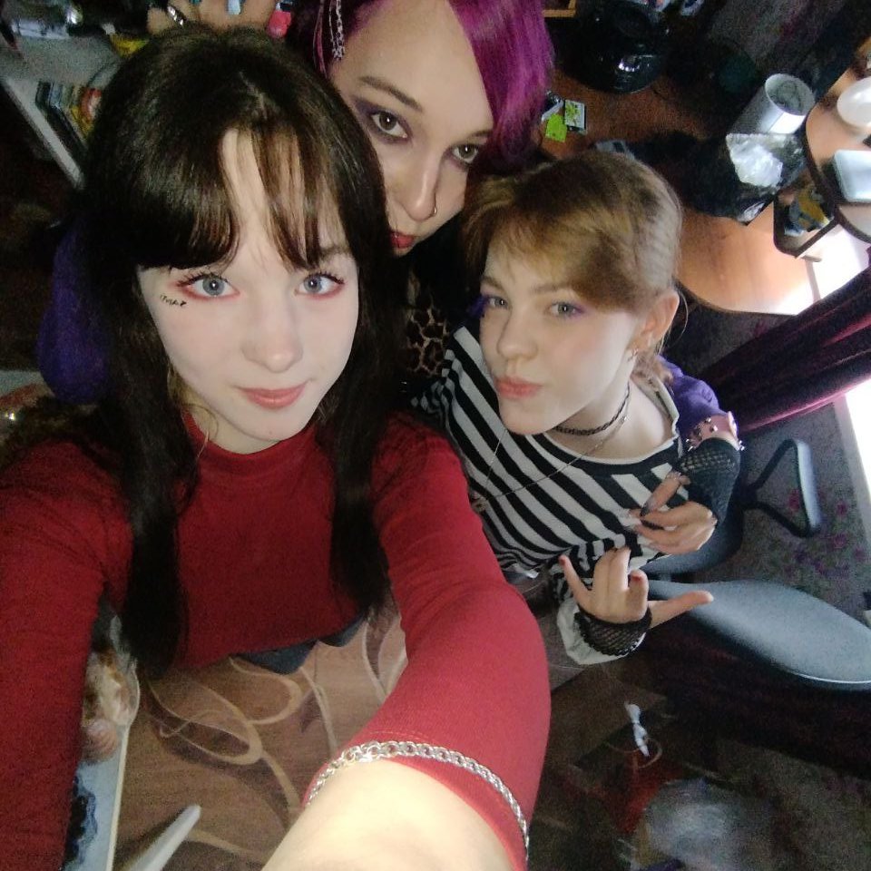 mashamelx's tweet photo. my dcd birthday party!! 

#decaydance #sweetsixteen #cobrastarship #theacademyis #falloutboy #birthday https://t.co/2RflwZRI7q