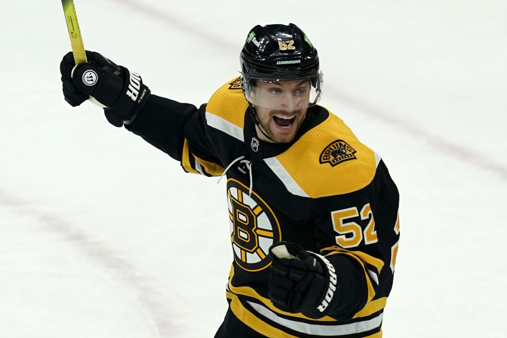 DillonDavis56's tweet image. So excited for the Bruins to sign Sean Kuraly that I did a quick edit of what he will look like in black and gold.