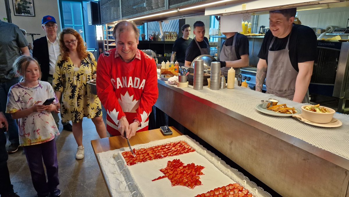 Canada en Estonie (@canadaestonie) on Twitter photo Grande célébration de #FêteduCanada avec la communauté canadienne et estonienne à @Pohjalabeer Tant de gens se sont rassemblés pour participer à l'#ESTO et au Festival de la chanson et de la danse estoniennes <a href="/lauluvaljak/">Lauluväljak</a>. #Eesti #AvecAmourDuCanada Grande célébration de #FêteduCanada avec la communauté canadienne et estonienne à @Pohjalabeer Tant de gens se sont rassemblés pour participer à l'#ESTO et au Festival de la chanson et de la danse estoniennes <a href="/lauluvaljak/">Lauluväljak</a>. #Eesti #AvecAmourDuCanada