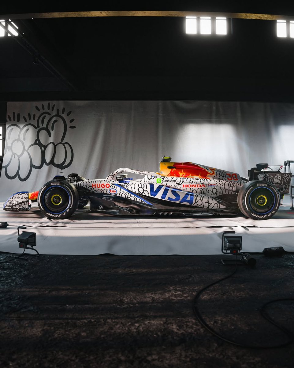 Así lucirán los VCARB02 del equipo <a href="/visacashapprb/">Visa Cash App Racing Bulls F1 Team</a> en el #SilverstoneGP a disputarse este fin de semana en el Reino Unido 🇬🇧🎨

#VCARB #britishsgp #f1 #F1TheMovie