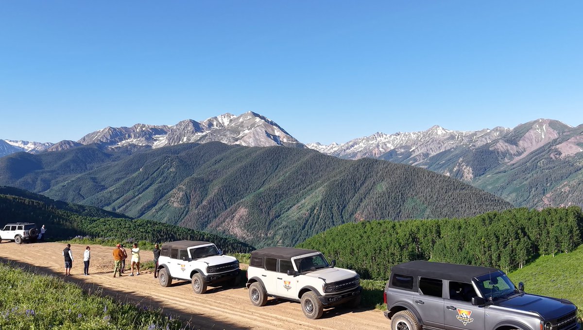 jimfarley98's tweet image. We brought a bit of the Bronco Off-Roadeo experience to @AspenIdeas Festival. Giving attendees trail rides up the mountain!