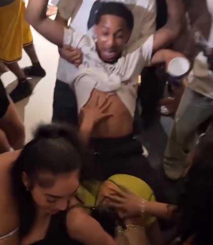 NO ONE tweet media
