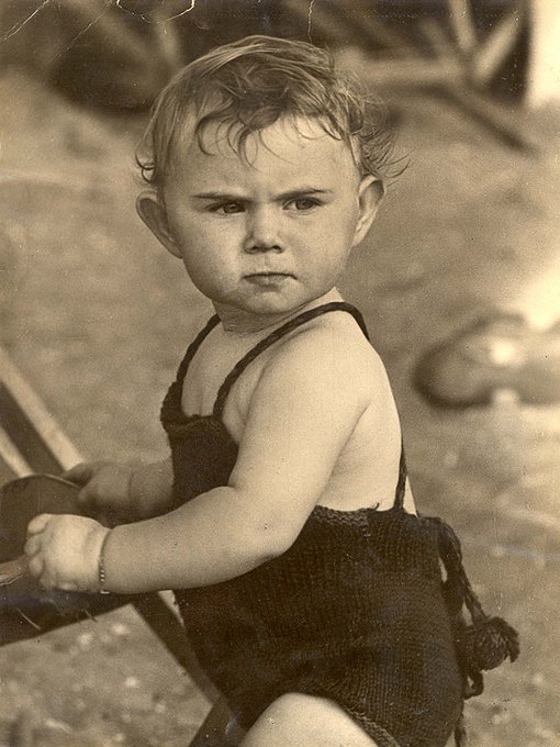 1 July 1936 | A Belgian Jewish boy, Andre Hartstein, was born in Antwerp. He emigrated with his family to France.

In December 1943 he was deported from Drancy to #Auschwitz. After the selection we was murdered in a gas chamber. He was 7.