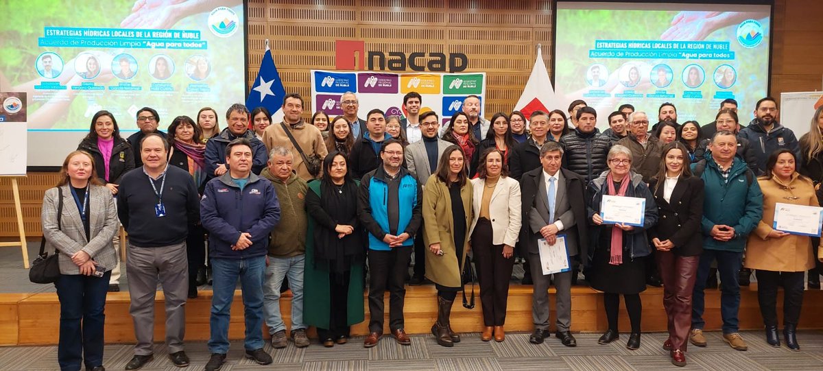 SISS (@siss_chile) on Twitter photo 🗣️#Chillán. Hoy participamos en la firma Acuerdo de Producción Limpia "Agua para todos" junto a <a href="/goredenuble/">Gobierno Regional de Ñuble</a> y la <a href="/AgenciaSust/">Agencia de Sustentabilidad y Cambio Climático</a> que permitirá impulsar iniciativas concretas a nivel comunal para el uso eficiente del agua💧, junto a municipios y actores del mundo público y privado 🗣️#Chillán. Hoy participamos en la firma Acuerdo de Producción Limpia "Agua para todos" junto a <a href="/goredenuble/">Gobierno Regional de Ñuble</a> y la <a href="/AgenciaSust/">Agencia de Sustentabilidad y Cambio Climático</a> que permitirá impulsar iniciativas concretas a nivel comunal para el uso eficiente del agua💧, junto a municipios y actores del mundo público y privado