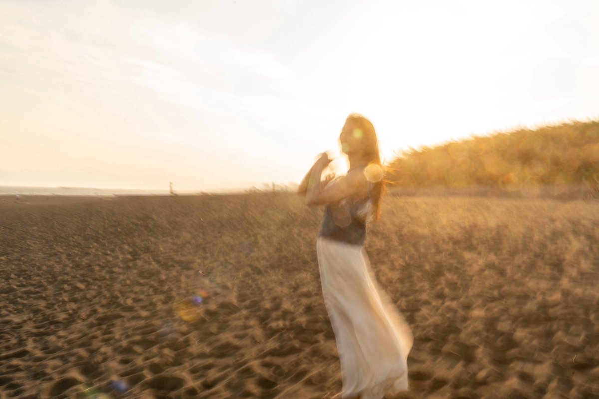 msw_thy's tweet image. とある女優さんの撮影で海へ。

女優さんも、売れない頃は写真や動画をたくさん撮れと事務所から言われるけれど、費用は実費。

いい写真は欲しいけど、無料で撮ってくれる人は怪しかったり、良いものが撮れなかったり。

でも撮る側も、撮る正当な理由は欲しというジレンマ。難しい。。