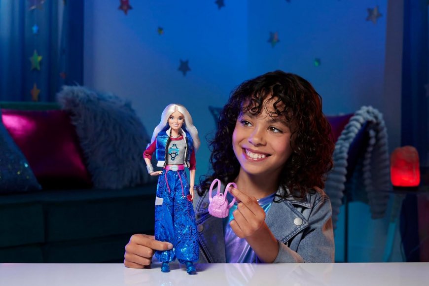 ZombiesDCOM's tweet photo. The #ZOMBIES4: Dawn of the Vampires dolls are now available on Target and Amazon. Which one will you get? 💚 https://t.co/ojJUZfTDhz