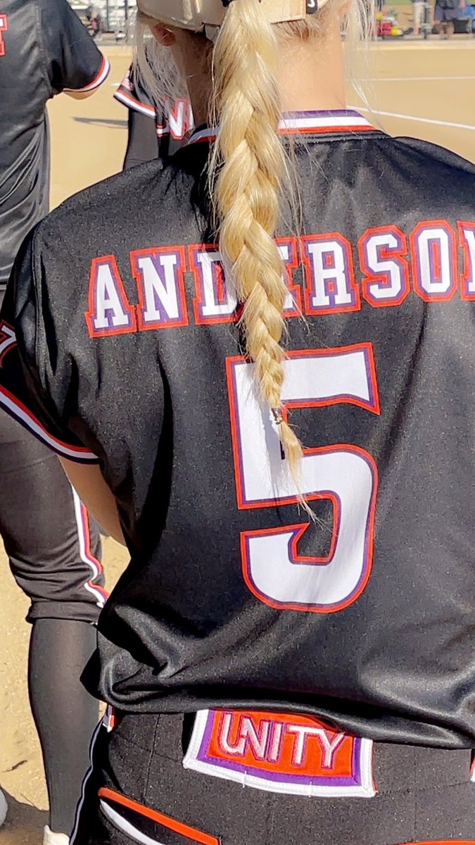 lydia anderson tweet media