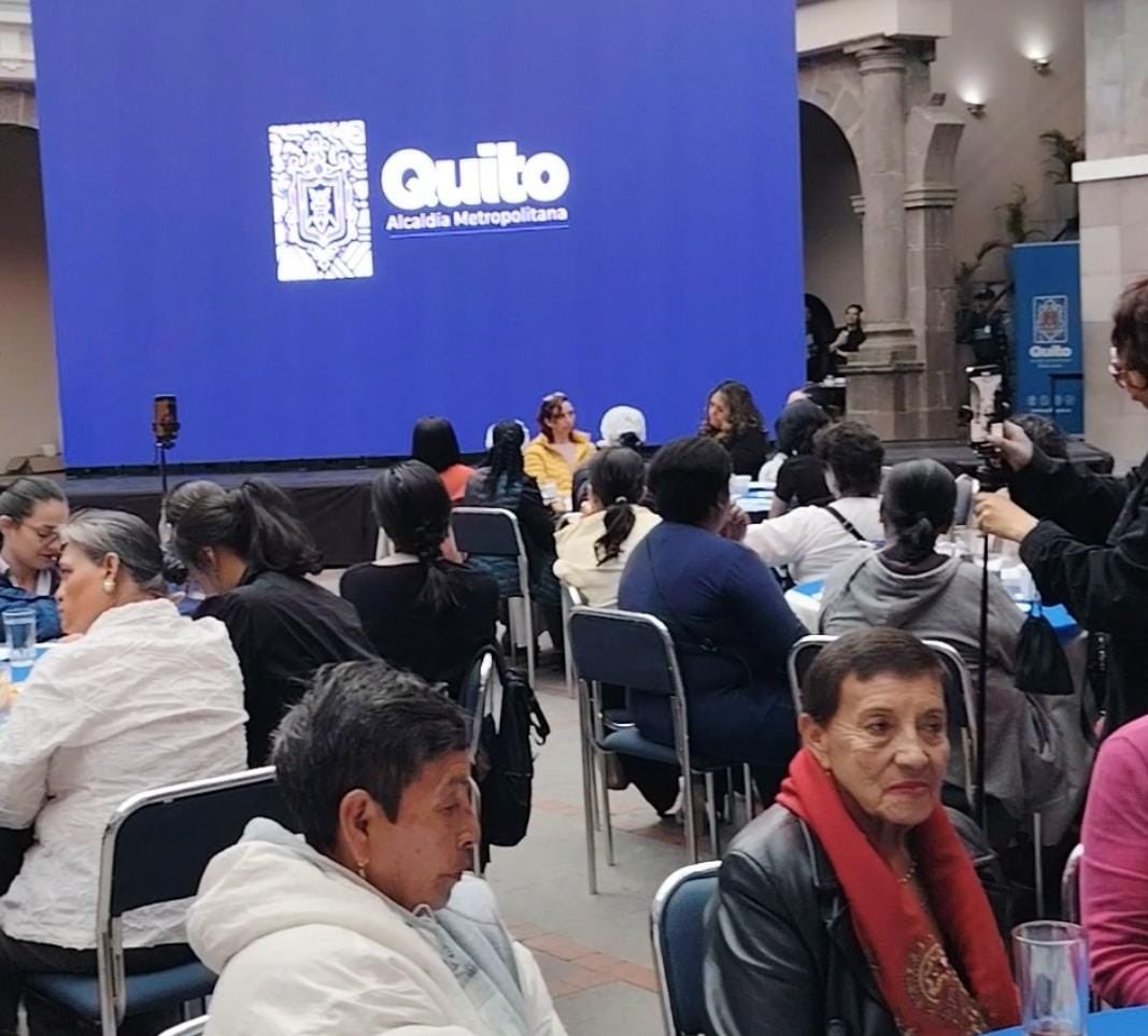 Estefy Grunauer R. (@estefania_gru) on Twitter photo #Quito presentó oficialmente dos herramientas para construir una ciudad más segura, solidaria y equitativa: el Plan Metropolitano de Prevención y Erradicación de la Violencia de Género y la Política Metropolitana de cuidados.
Como concejal y sobretodo como #mujer <a href="/ONUMujeres/">ONU Mujeres</a> #Quito presentó oficialmente dos herramientas para construir una ciudad más segura, solidaria y equitativa: el Plan Metropolitano de Prevención y Erradicación de la Violencia de Género y la Política Metropolitana de cuidados.
Como concejal y sobretodo como #mujer <a href="/ONUMujeres/">ONU Mujeres</a>