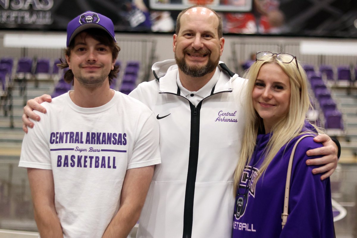 On this day 20 years ago I came home to @UCABears &amp; began my career at <a href="/TheBear91_3/">The NEW Bear 91.3, KUCA-FM!</a>! I’ve been blessed to see, do, &amp; call many great <a href="/UCAAthletics/">Central Arkansas Athletics</a> events &amp; students, &amp; also meet many great people while also raising my own children. What a ride it’s been! #BearClawsUp