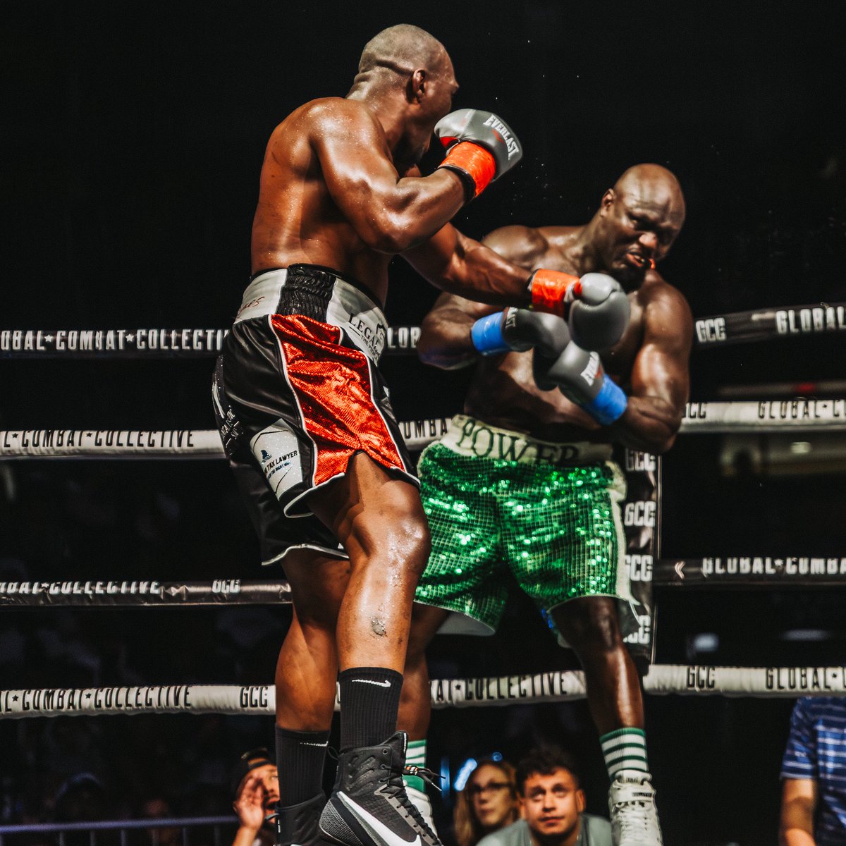 El que trabaja duro, el que no se rinde, el que sigue aunque no lo vean… ese siempre termina ganando. La diferencia no está en lo que tienes, sino en cuánto estás dispuesto a dar por lo que sueñas.

#boxeo #boxing #bkb #cuban