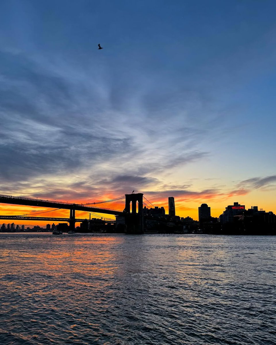 Summer sunsets views from Pier 17 ✨🌆 #TheSeaport