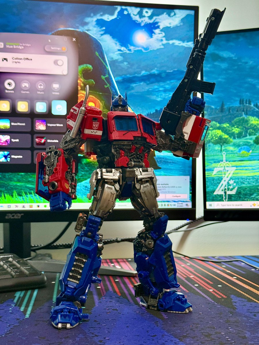 TFAdvanced125's tweet image. Finally got one of my grails. MPM-12
What is a good BBM Bumblebee that scales with him?