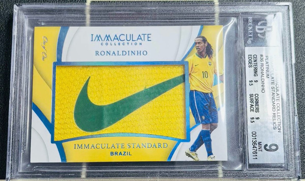 Ronaldinho Game Used 1/1 ✔️🔥

Current bid on CardHobby is $4,253!