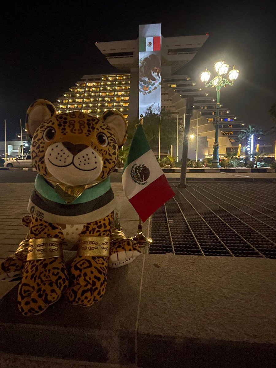 Embajada de México en Qatar (@embamexqatar) on Twitter photo En el #50Aniv de relaciones México- Qatar, #Temayin se tomó foto con la bandera de México proyectada en un edificio en Doha
¡Está muy movido!
Habló ante los micrófonos de <a href="/holaqatar92/">HolaQatar92</a> y presidió donación de libros a <a href="/QNLib/">مكتبة قطر الوطنية | Qatar National Library (QNL)</a>
#TemayinPorElMundo
#DiplomaciaTuristicaMX
#TrenMaya En el #50Aniv de relaciones México- Qatar, #Temayin se tomó foto con la bandera de México proyectada en un edificio en Doha
¡Está muy movido!
Habló ante los micrófonos de <a href="/holaqatar92/">HolaQatar92</a> y presidió donación de libros a <a href="/QNLib/">مكتبة قطر الوطنية | Qatar National Library (QNL)</a>
#TemayinPorElMundo
#DiplomaciaTuristicaMX
#TrenMaya