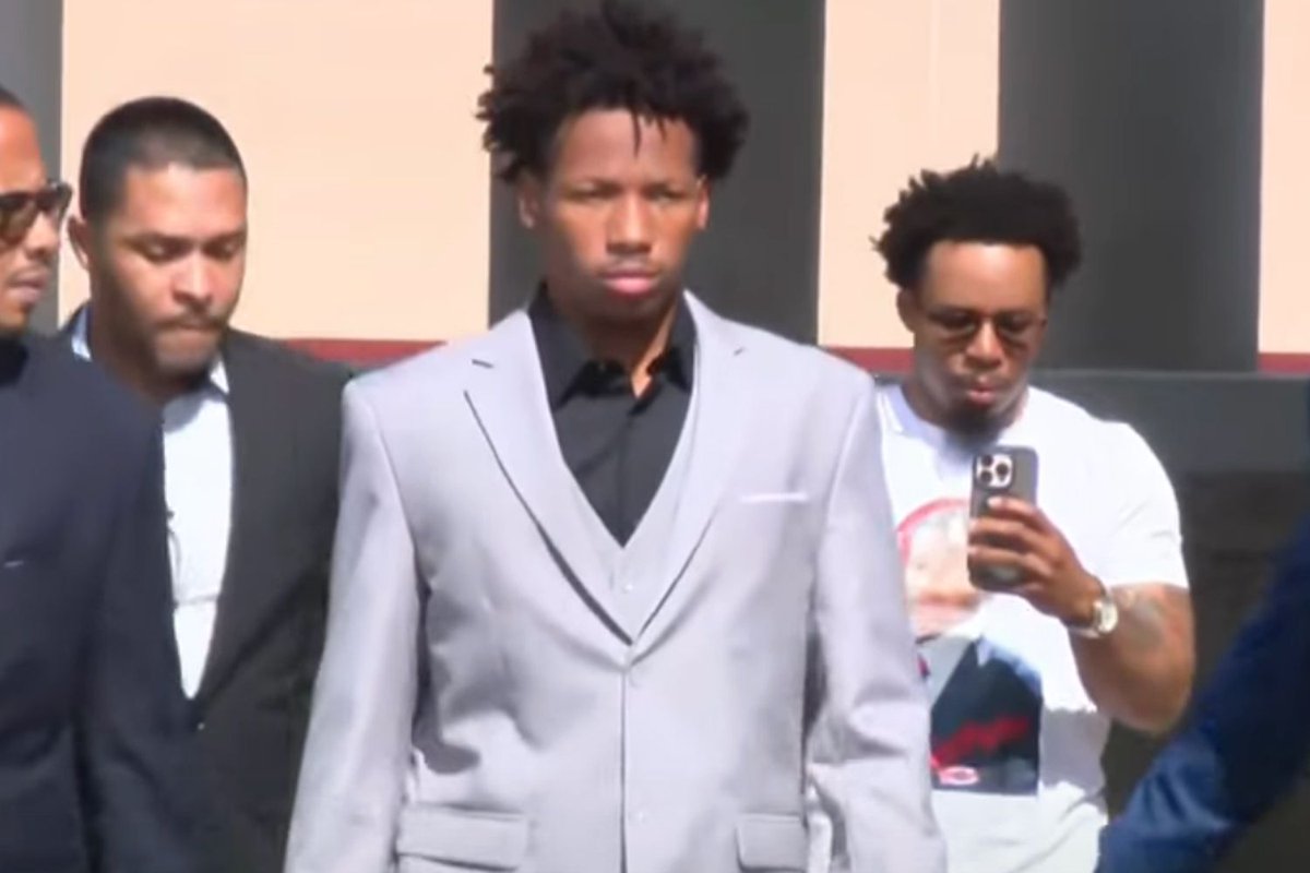 Karmelo Anthony and his family and his Lawyers should have all their Money taken from them ...
