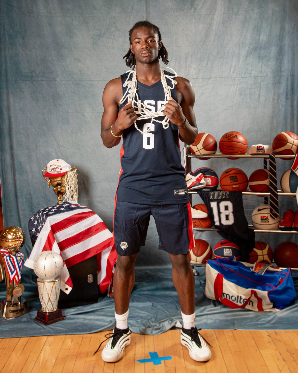 Five ⭐️ guard Huntsville native Caleb Holt put on an offensive clinic in Switzerland with the U19 USA Basketball Team dropping 18 points on 6-11 shooting (54.5%) including a lights out 5-7 from three (71.4%)! He stuffed the stat sheet with 8 rebounds, 2 assists and 3 steals all