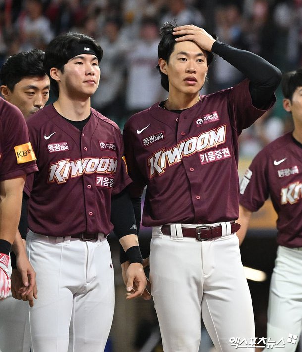 DanielKimW's tweet image. No official word from #KiwoomHeroes yet, but it sounds like 2B/3B Sung-moon Song is leaning towards #MLB posting this offseason. If he signs w/ MLB team, he would become 6th Heroes’ player to do so thru posting… following the footsteps of Hyeseong Kim, Ha-sung Kim & Jung-hoo…