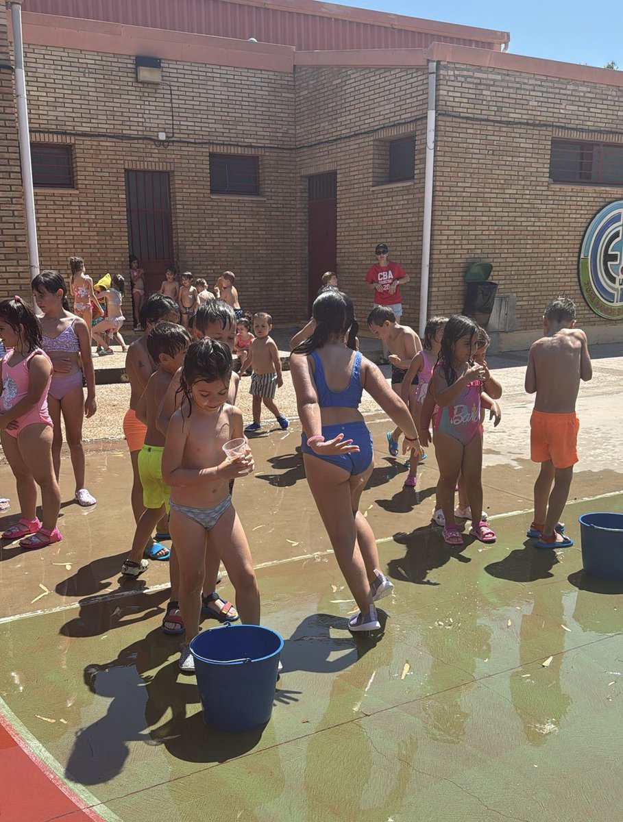 CB Almería (@cbalmeria) on Twitter photo Y seguimos todo el mes de Julio con nuestras Escuelas de Verano 😎
Nuestros chicos y chicas se lo pasan en grande, juegan, se refrescan, hacen amigos …..
Pronto excursión a Mini Hollywood
Todavía tenemos alguna plaza libre 🧒 👦 🤹♀️🎼🎨
cbalmeria@gmail.com
☎️ 649 906 414 Y seguimos todo el mes de Julio con nuestras Escuelas de Verano 😎
Nuestros chicos y chicas se lo pasan en grande, juegan, se refrescan, hacen amigos …..
Pronto excursión a Mini Hollywood
Todavía tenemos alguna plaza libre 🧒 👦 🤹♀️🎼🎨
cbalmeria@gmail.com
☎️ 649 906 414
