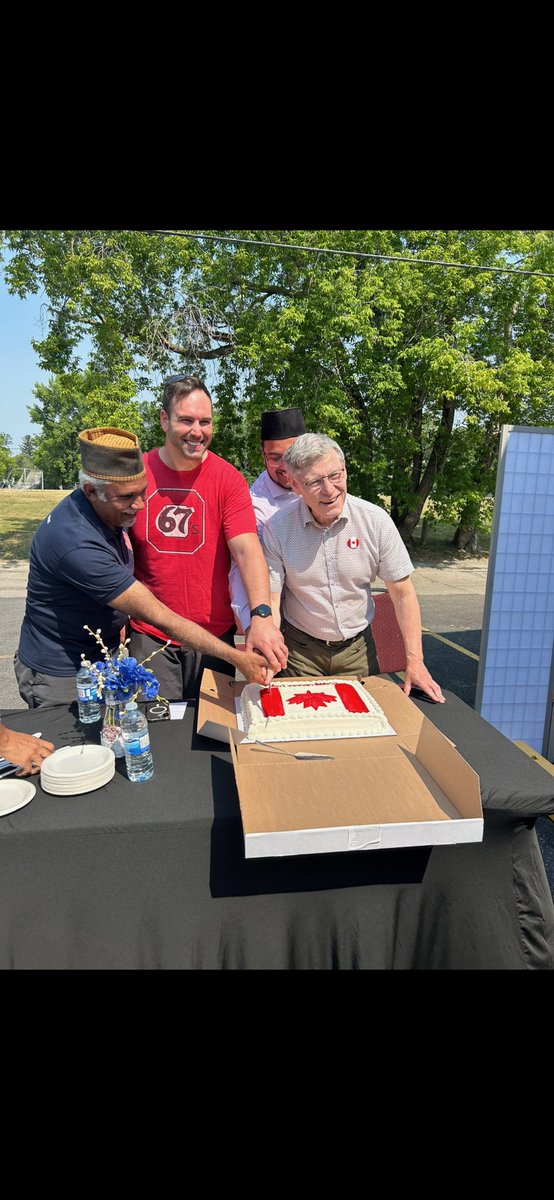 BenCarrwpg's tweet image. It was a pleasure to join the Ahmadiyya Muslim community for their Canada Day celebration—a gathering that reflected the diversity, unity, and shared values that make our country strong.
Thank you for the warm welcome and for your continued commitment to peace, service, and…