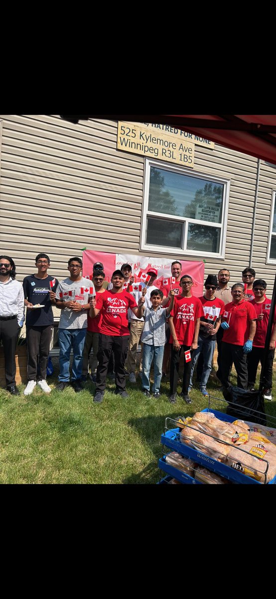 BenCarrwpg's tweet image. It was a pleasure to join the Ahmadiyya Muslim community for their Canada Day celebration—a gathering that reflected the diversity, unity, and shared values that make our country strong.
Thank you for the warm welcome and for your continued commitment to peace, service, and…