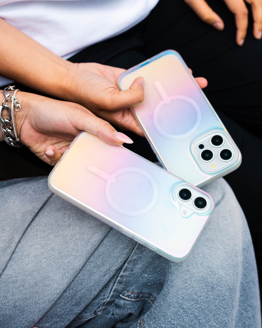 Best friends stick together... and match their phone cases too 💅

Want one? Shop today at zagg.com 

For Those Who #ZAGG