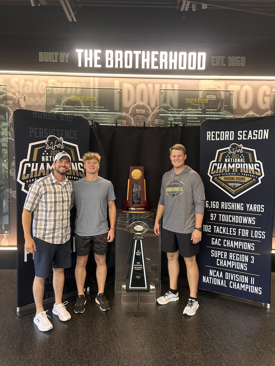 Peyton Zimmerman (@peytonzimm15) on Twitter photo After a great visit at <a href="/Harding_FB/">Harding Football</a> I am excited to announce my commitment to Harding University to continue my academic and football career! Thank you <a href="/PaulSimmonsHU/">Paul Simmons</a> <a href="/MattUnderwoodHU/">Matt Underwood</a> <a href="/CoachFrancis_HU/">Will Francis</a> for the opportunity! #Brotherhood <a href="/SouthsideMavsFB/">FS Southside Maverick Football</a> <a href="/toddrake00/">William Todd Drake</a> <a href="/CarterZimmerm10/">Carter Zimmerman</a> After a great visit at <a href="/Harding_FB/">Harding Football</a> I am excited to announce my commitment to Harding University to continue my academic and football career! Thank you <a href="/PaulSimmonsHU/">Paul Simmons</a> <a href="/MattUnderwoodHU/">Matt Underwood</a> <a href="/CoachFrancis_HU/">Will Francis</a> for the opportunity! #Brotherhood <a href="/SouthsideMavsFB/">FS Southside Maverick Football</a> <a href="/toddrake00/">William Todd Drake</a> <a href="/CarterZimmerm10/">Carter Zimmerman</a>