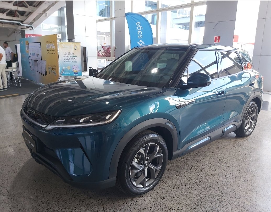 leninhatt's tweet photo. CARRO PAVÊ 
@andreawerner_ @whindersson @alexandrebaldy @oficialcaetano @byd @tylerli74 
CARRO PAVÊ-Colocaram esse modelo nos dois dias de exposição da JORNADA AUTISTA em Brasília, autista não tem desconto, cota, isenção etc, achei afrontoso e excludente, ele reluzente me dizia.. https://t.co/Nu5ghYafWM