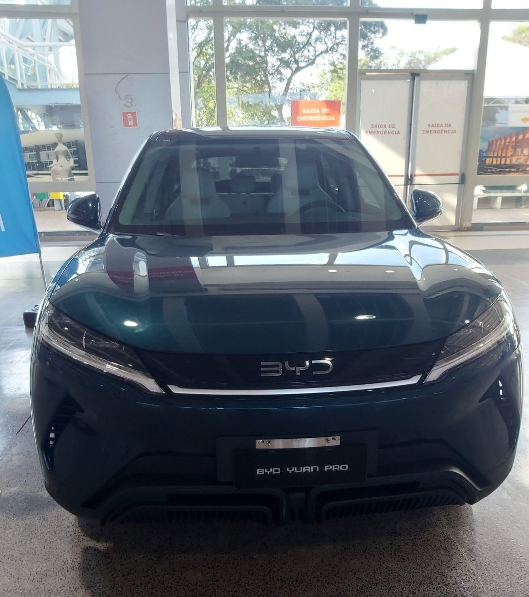 leninhatt's tweet photo. CARRO PAVÊ 
@andreawerner_ @whindersson @alexandrebaldy @oficialcaetano @byd @tylerli74 
CARRO PAVÊ-Colocaram esse modelo nos dois dias de exposição da JORNADA AUTISTA em Brasília, autista não tem desconto, cota, isenção etc, achei afrontoso e excludente, ele reluzente me dizia.. https://t.co/Nu5ghYafWM