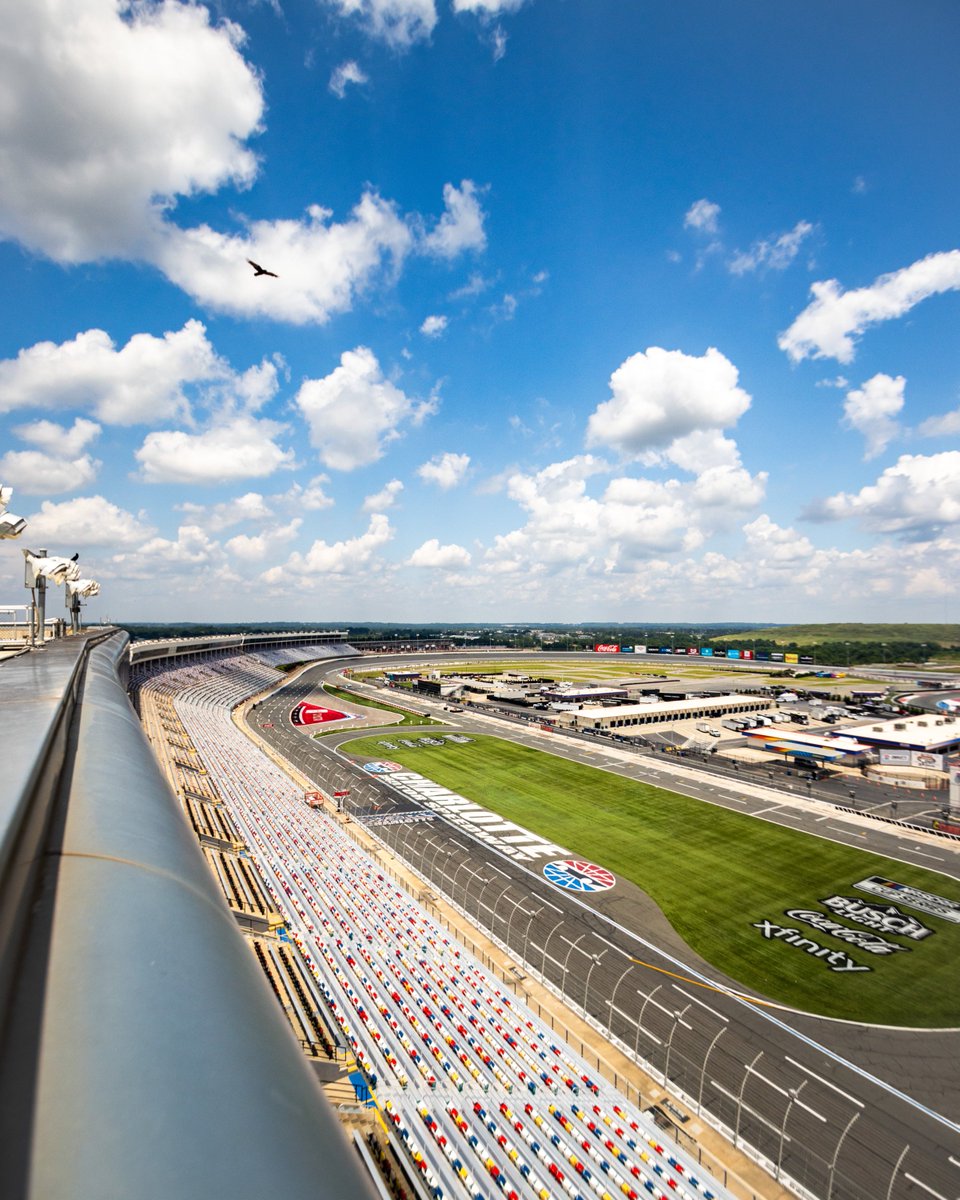 It’s time to Red, White, &amp; Vroom. 😍🎇

<a href="/USLegendCars/">US Legend Cars/INEX</a> | #CookOutSSO