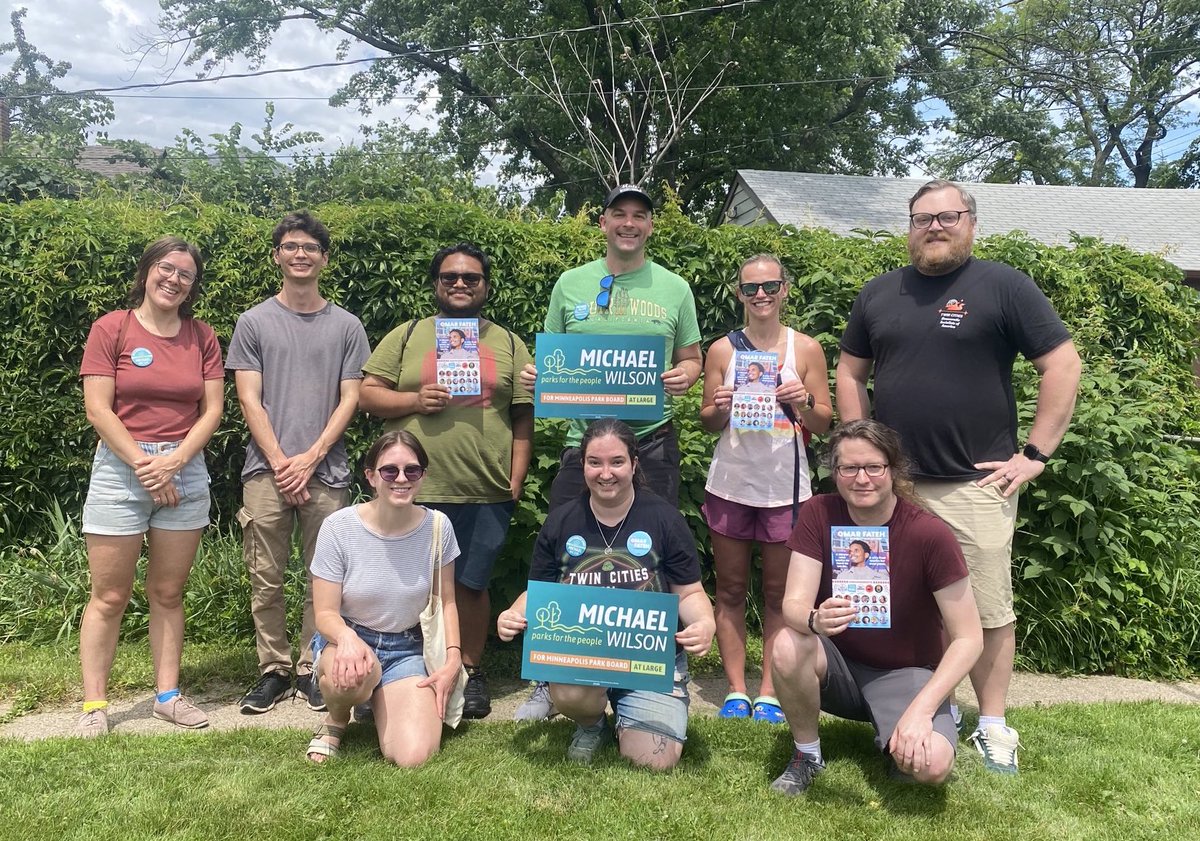 MichaelforParks's tweet image. Thanks to everyone who came out to our meet the neighbors door-knock this Sunday! We had a great time meeting folks in Ward 12, and talking about @aurinmpls and @OmarFatehMN ! Stay tuned for more volunteering opportunities!