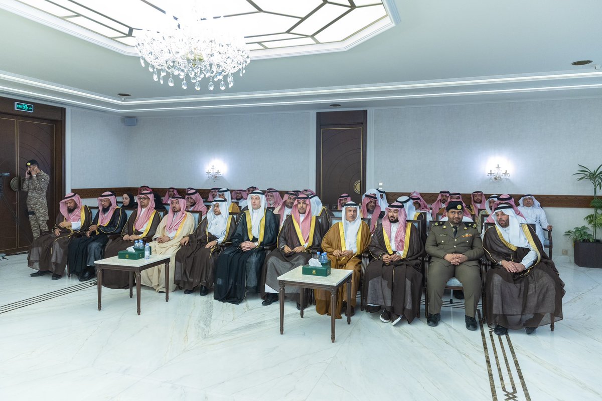 yamama_est's tweet photo. تشرفت #جمعية_اليمامة_فرع_الشرقية بحضور حفل تكريم شركاء النجاح ، الذي أقامته #بر_الشرقية ، وكان الحفل برعاية صاحب السمو الملكي الأمير
#سعود_بن_نايف_بن_عبدالعزيز
#أمير_المنطقة_الشرقية، 
وبحضور صاحب السمو الملكي الأمير
#سعود_بن_بندر_بن_عبدالعزيز
#نائب_أمير_المنطقة_الشرقية

حفظهما الله . وقد تم تكريم الجمعية ، حيث مثلها في هذا الحفل الكريم رئيس اللجنة المشرفة على الفرع الأستاذ مازن الحمودي ، وقد تشرف بالسلام على سمو الأمير.