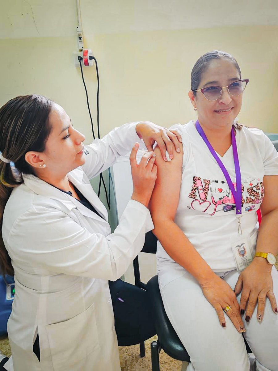 DPS_LosRios's tweet photo. #LosRíos | Inicia la campaña de vacunación contra el #COVID19 en Vinces y Palenque.

El biológico 💉está dirigido a:

👶Infantes desde los 6 meses
🤰Embarazadas
🧓Adultos mayores
🧑‍🦽Personas con discapacidad
😷Personas con enfermedades crónicas
👨‍⚕️Personal de salud

#ElNuevoEcuador https://t.co/mOLNgATE0R