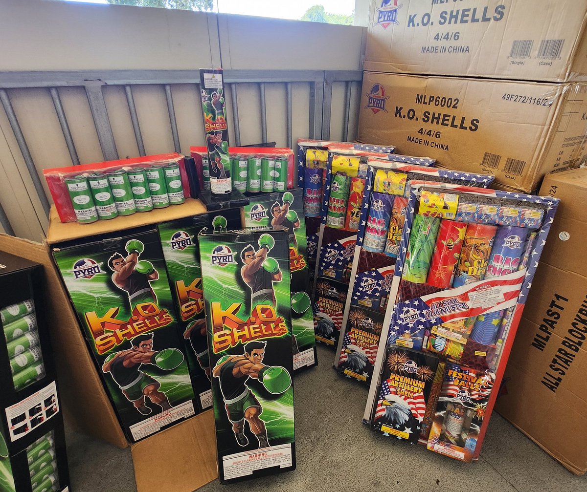 Deputies took thousands of dollars of illegal fireworks off the street.  Remember,  only "Safe and Sane" fireworks are legal in #PicoRivera. Don't be like the arrested suspects found with these explosives! Other fines if you have fireworks at your party:
m.facebook.com/story.php?stor…