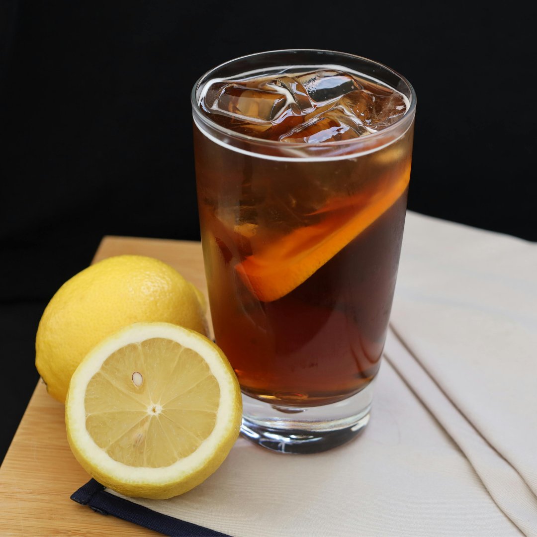 Tea isn’t just refreshing, it counts towards your hydration goals! @laurenlovesnutrition told <a href="/Delish/">Delish</a>  that black tea hydrates just as well as water, even with caffeine. Research shows that both caffeinated and decaffeinated tea replenish  body fluids. delish.com/kitchen-tools/…