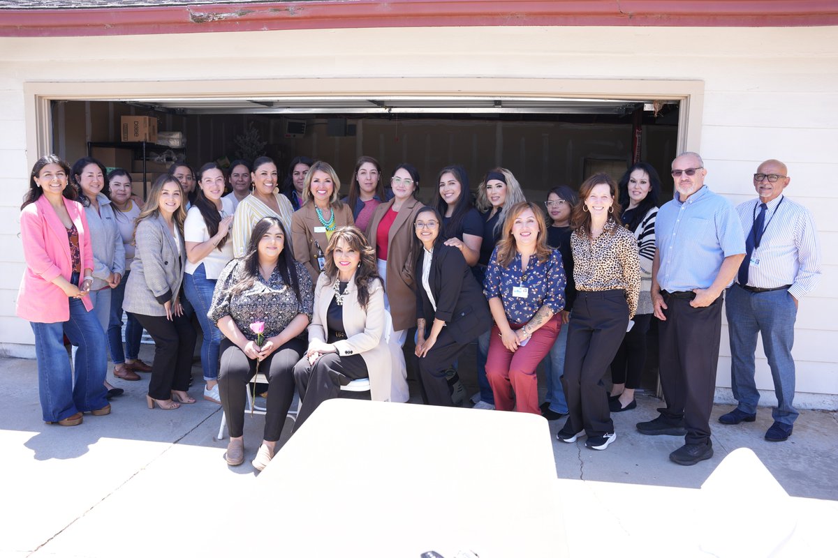 Welcome to the team, Dr. Teresa Alonzo!

This afternoon, we gathered for a district office potluck to celebrate and officially welcome Dr. Alonzo as our new Assistant Superintendent of Educational Services and member of the Superintendent's Cabinet.

We’re so excited to have her