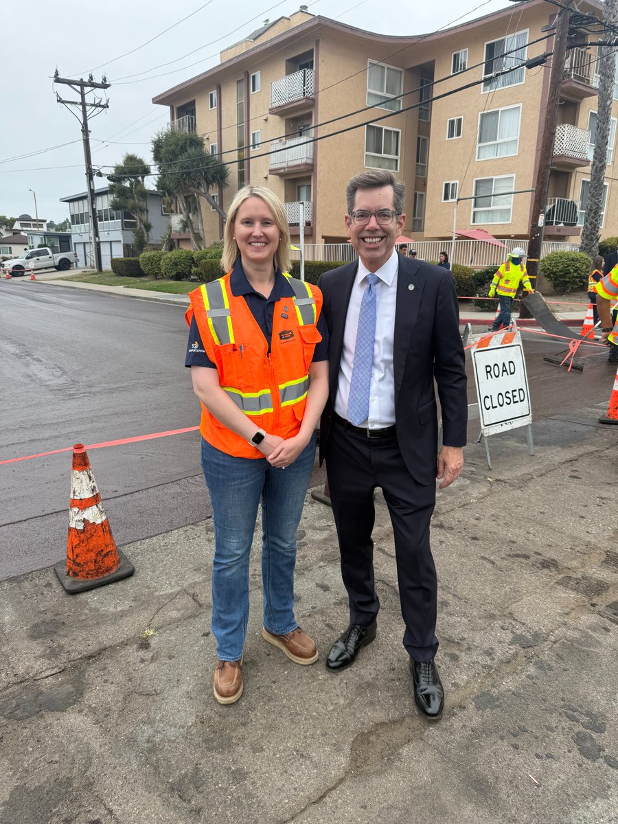 CMWhitburnD3's tweet image. As Chair of the City’s ATI Committee, I’m pleased to share that 500 miles of paving and resurfacing were completed in FY25, a major milestone for our city.
Special thank you to Transportation Dept. Director Bethany Bezak and her team for their hard work and dedication.