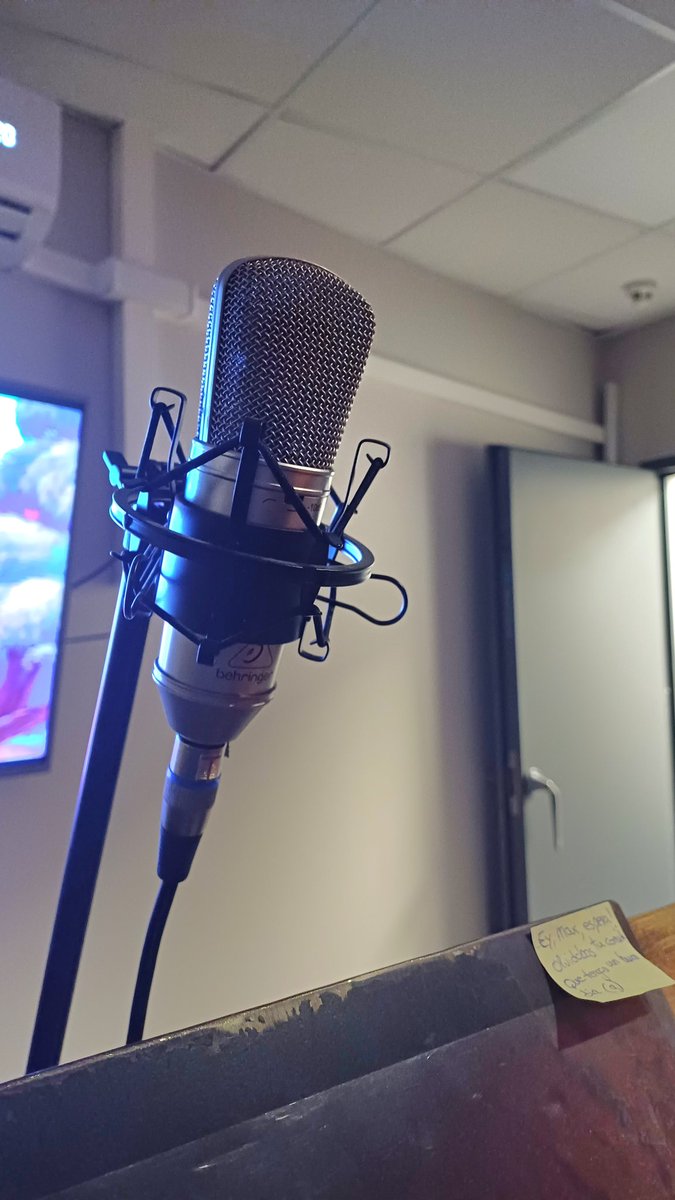 Y como si de una serie se tratase, hoy ha sido el capítulo final de esta aventura.
Gracias por todo <a href="/RenovatioDoblaG/">Renovatio: Escuela de Doblaje y Locución | Sevilla</a> y <a href="/dcasv/">Dani Casanova</a> 

Gracias por enseñarme a amar y respetar esta bendita profesión la cual se ha convertido en uno de los pilares fundamentales de mi vida 🧡