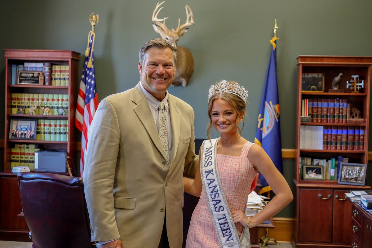 KSAGOffice's tweet image. It was great to host Emma Mayfield, winner of the 2025 Miss Kansas Teen USA pageant today. Traveling around on her circuit, Emma uses her "Stop Stalking" platform to raise awareness for stronger stalking laws like "Jodi's Law", named for her aunt, Jodi Sanderholm.