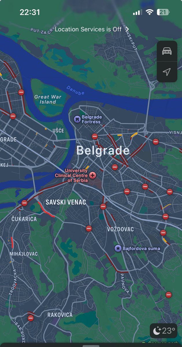 Day 3 of civil disobedience in #Serbia. This is #Belgrade but similar scenes across the country. Demands remain the same: release the arrested; dismantle the fake student camp; and snap elections. #Serbiaprotests