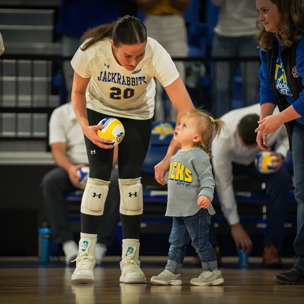 GoJacksSDSU's tweet image. Junior Jacks memberships are on sale for $50, & members receive free admission to @GoJacksSoccer, @GoJacksVB, @GoJacksTFXC, @GoJacksWrestle, @GoJacksSB, & @GoJacksBaseball events! + 2 @GoJacksFB, 4 @GoJacksMBB, & 4 @GoJacksWBB games.
🔗 » GoJacks.com/JuniorJacks
#GoJacks 🐰