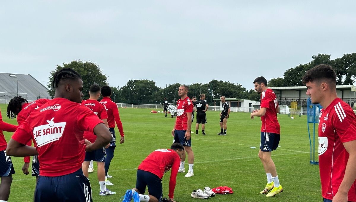 "On n'a pas changé de dimension" : le Stade Brestois se prépare à une saison plus ordinaire
➡️ l.ici.fr/hiG
