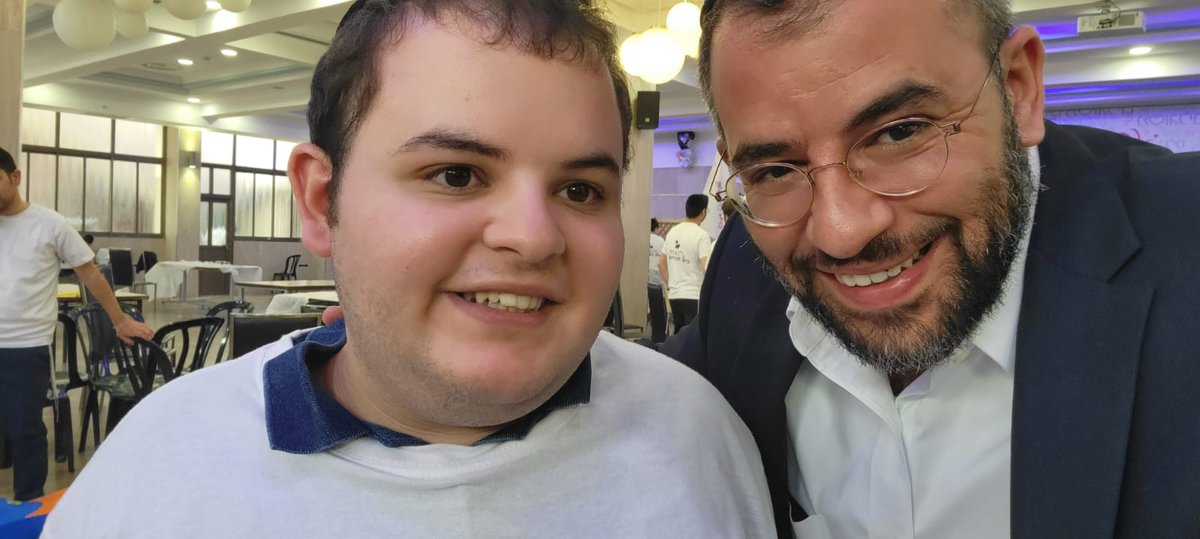 זהו, זה נמאס! סליחה שזה ארוך.
אולי זה מעייף לקרוא יותר מ 20 מילה, אבל אחרי שתקראו את זה תבינו מה באמת מעייף.

אם אתם הורים לילדים רגילים, תדעו שיש הורים אחרים, שנולד/ה להם ילד/ה עם מוגבלות.
יש כאלה שמתבשרים על זה מיד אחרי הלידה, ישנם שרק בשלבים מאוחרים יותר, אבל זה לא משנה, כי
