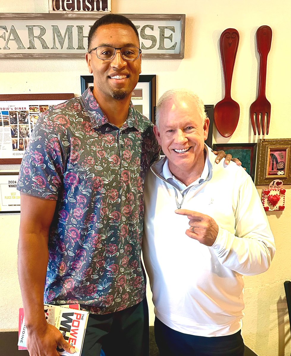 Breakfast with <a href="/waynesimien/">Wayne Simien Jr.</a> — what an incredible guy.
From KU–Heat hoops to the way he leads in faith and lifts people today — he’s the real deal.
Big thanks to my friend <a href="/CoachDougHix/">Doug Hix</a> for always connecting WHO friends.
Big things ahead, Wayne!
#powerofwho #2chairs #sportsbiz