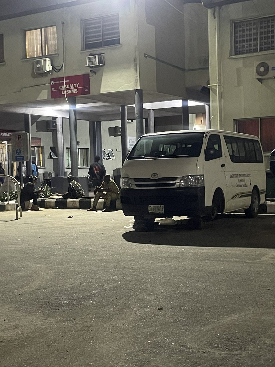 Orindayo🦍🦍 (@its_orindayo) on Twitter photo I don’t imagine I would be posting something like this earlier today
The picture on the right is a bike man around the axis of ibeshe ,ikorodu
Name unknown
This bikeman had an altercationwith my brother last night and this argument was based on payment <a href="/PoliceNG/">Nigeria Police Force</a> <a href="/PoliceNG_CRU/">POLICE COMPLAINT</a> I don’t imagine I would be posting something like this earlier today
The picture on the right is a bike man around the axis of ibeshe ,ikorodu
Name unknown
This bikeman had an altercationwith my brother last night and this argument was based on payment <a href="/PoliceNG/">Nigeria Police Force</a> <a href="/PoliceNG_CRU/">POLICE COMPLAINT</a>