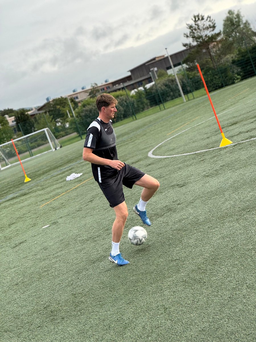 Dunbar United FC (@dunbarutd) on Twitter photo 💪 | TUESDAY NIGHT SESSION
Another hard graft put in at tonight’s session.
Here are some photos from earlier
<a href="/Connerduthie77/">Conner Duthie</a> Jason Craig, <a href="/HamiltonAaron1/">Aaron</a> <a href="/Thommo1990/">Grant Thomson</a>
Well done lads, and to our goalkeeper coach <a href="/Murray94Brad/">Brad</a> 🧤💯🖤🤍 💪 | TUESDAY NIGHT SESSION
Another hard graft put in at tonight’s session.
Here are some photos from earlier
<a href="/Connerduthie77/">Conner Duthie</a> Jason Craig, <a href="/HamiltonAaron1/">Aaron</a> <a href="/Thommo1990/">Grant Thomson</a>
Well done lads, and to our goalkeeper coach <a href="/Murray94Brad/">Brad</a> 🧤💯🖤🤍