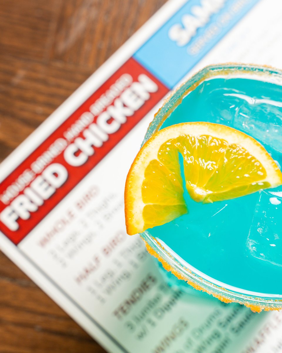 eatchickenfoot's tweet photo. Our food’s fast, but our drinks are faster. Slide up to the bar and grab a drink while you wait! https://t.co/GNBfo4GJNc