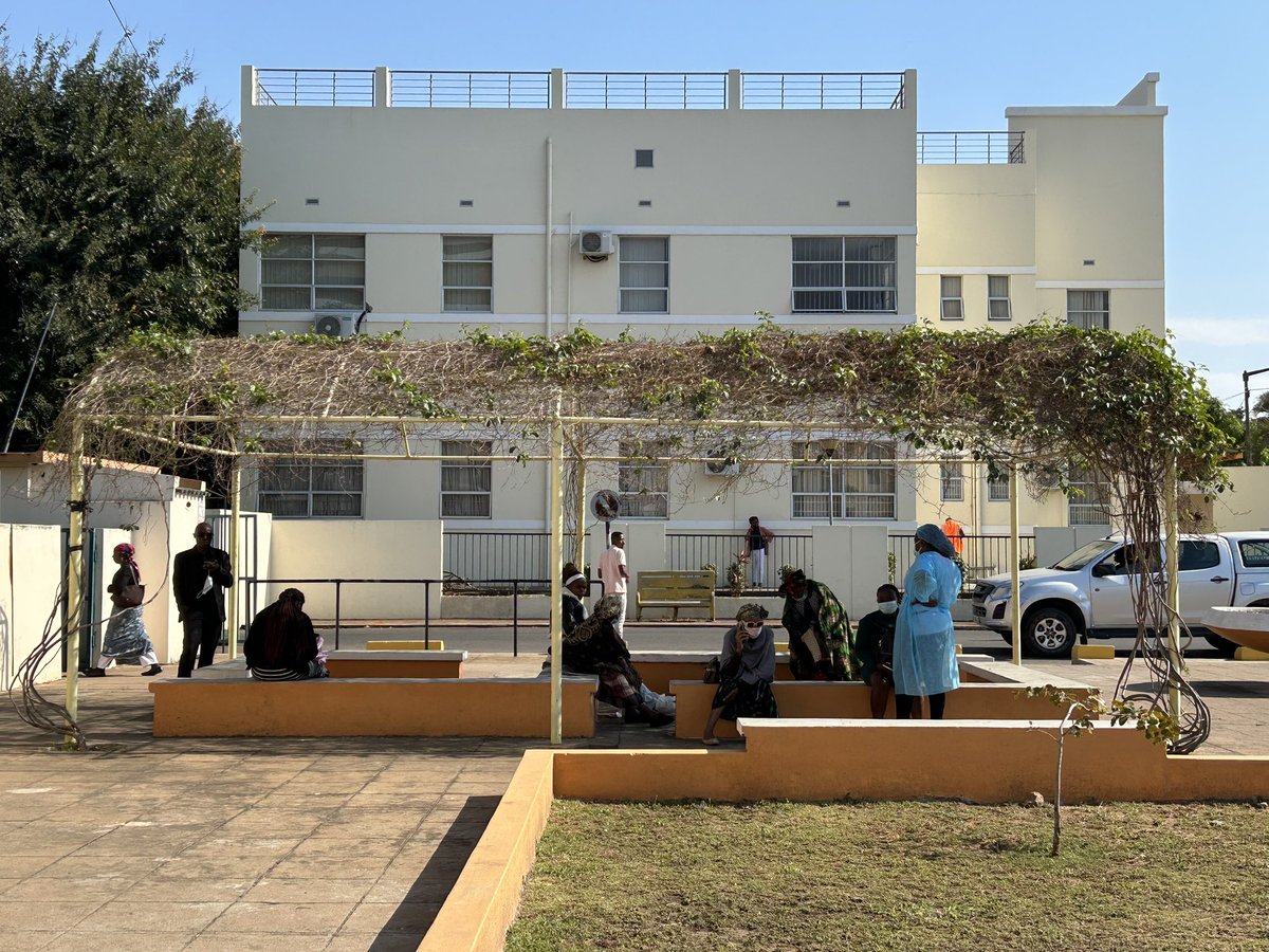 AMB_MetroGlobal's tweet image. 🌍 La transformació de l’entorn de l’Hospital Central de Maputo, servei metropolità, és un exemple d’espai públic per les persones, accesible, connectat amb el transport públic, segur, de cures i amb estratègies d’adaptació al canvi climàtic.
🟢 Transformador per la vida…